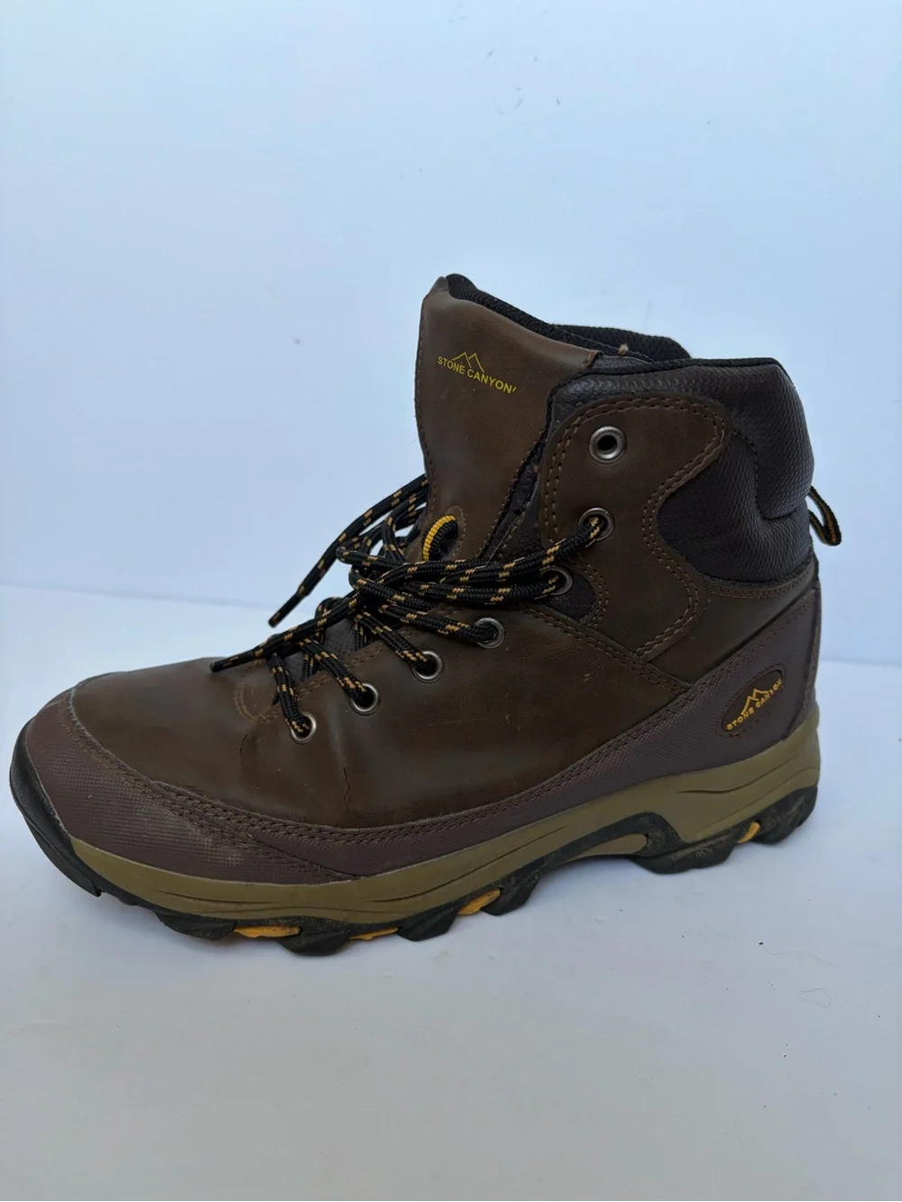 Stone Canyon Boy’s Hiking Boot (Size 6)